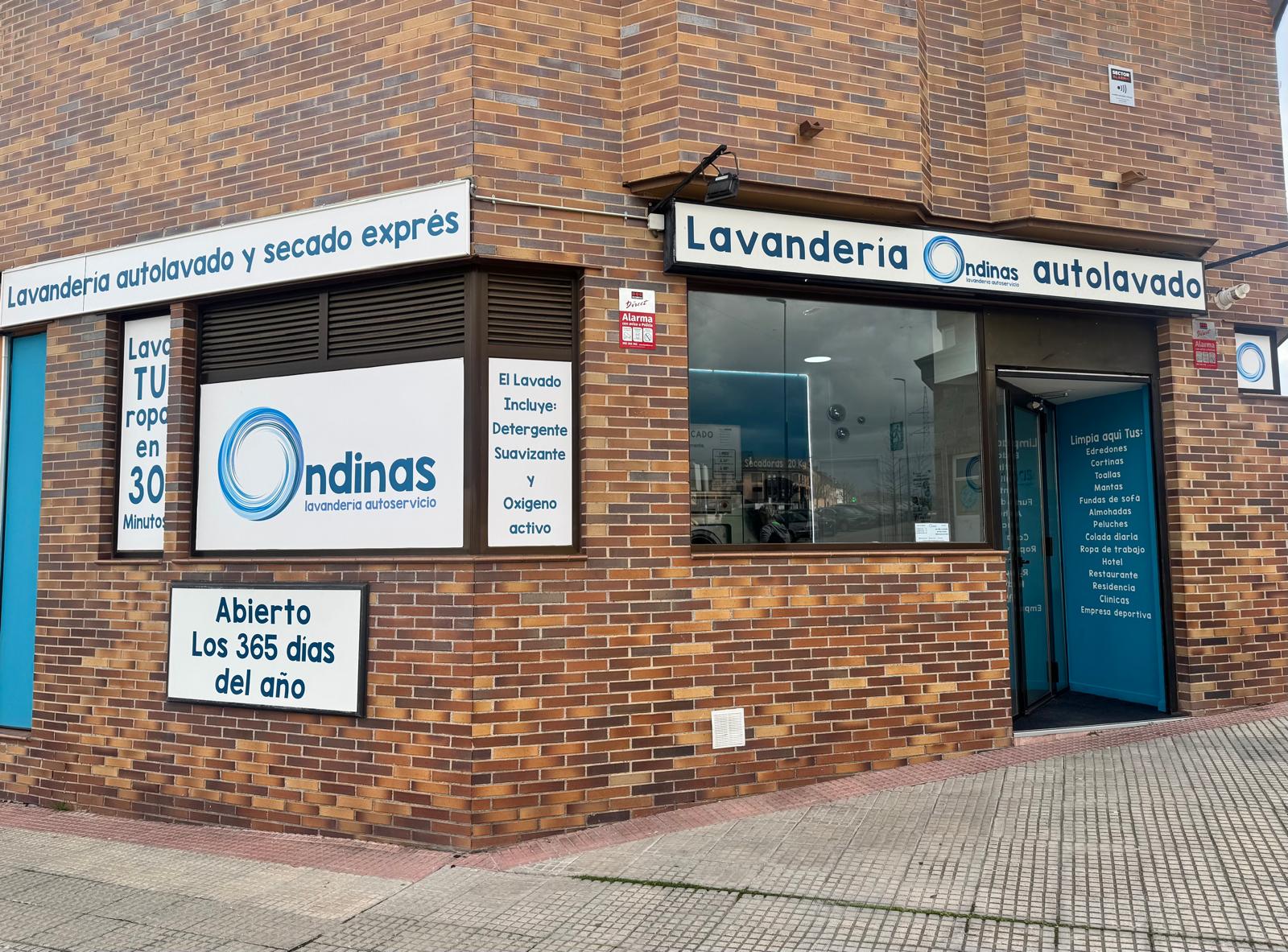Fachada exterior de Ondinas Lavandera en Villanueva del Pardillo